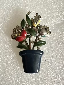 Vintage Trifari Flower Pot Fur Dress Clip - Picture 1 of 3