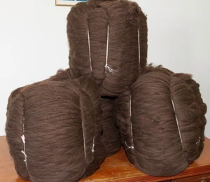 22 lbs Dark Brown Merino WOOL ROVING BULK Natural Undyed Felting Spinning Chunky - Picture 1 of 6