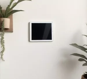 iPad Dockable Wall Mount - Low Profile - Picture 1 of 6