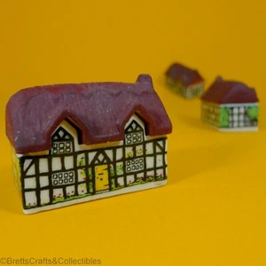 Wade Whimsies (1980/87) Set #1 - Whimsey-On-Why - #1 Pump Cottage - Picture 1 of 11