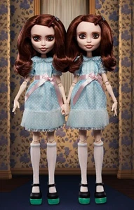 Monster High Skullector The Shining Grady Twins 2025 riedizione PREVENDITA - Foto 1 di 13