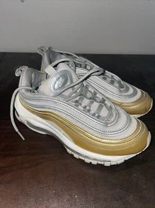Nike AIR MAX 97 SE Vast Grey/Metallic Silver Gold AQ4137 001 Women's Sz 6 - Picture 1 of 8