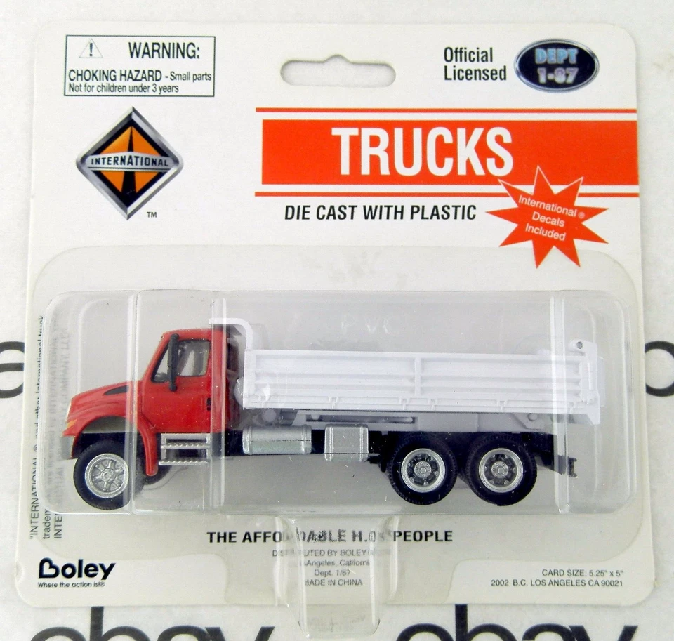 Camión de volteo internacional de 3 ejes escala HO - rojo y blanco - Boley #4105-17 Foto 1 de 1