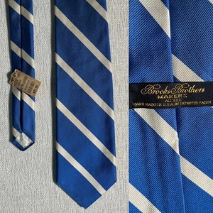 Cravatta Brooks Brothers tutta seta 100% made in USA blu bianca a righe nuova con etichette - Foto 1 di 8