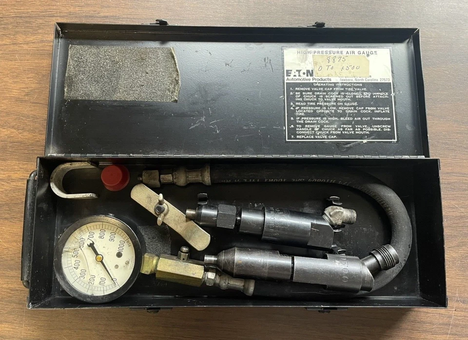 Eaton High pressure air gauge 8875 Foto 1 de 4