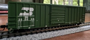 Atlas Master N Scale #50003419 FMC SD Boxcar Early Burlington Northern 250046 NY - Picture 1 of 9