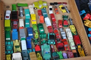 Konvolut mehr als 60 Druckguss Autos und Lastwagen. - Bild 1 von 13