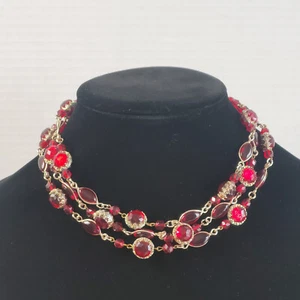 Collana girocollo VINTAGE GERMANIA OVEST ROSSO CILIEGIA 3 fili vetro lucite 16 pollici - Foto 1 di 7