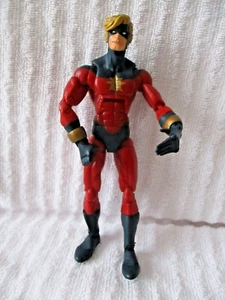CAPTAIN MARVEL TOY BIZ 6" MULTIPLE JOINTED ACTION FIGURE 2006 - Picture 1 of 3