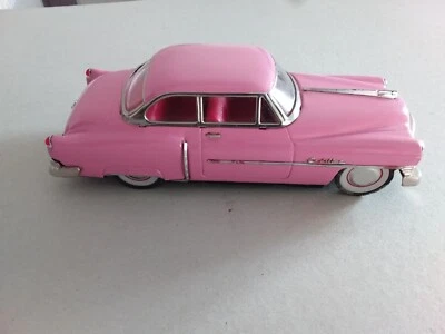 PINK CADILLAC A FRIZIONE  1950  LUNGA 27 CM   MF 330  MADE IN CHINA  LATTA - Immagine 1 di 4