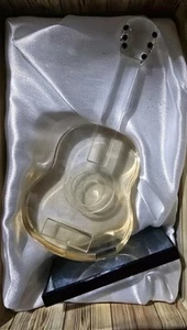 Guitar Figurine Paperweighr New Gift NIB Simon Design Amber Luster Glass - Imagen 1 de 4