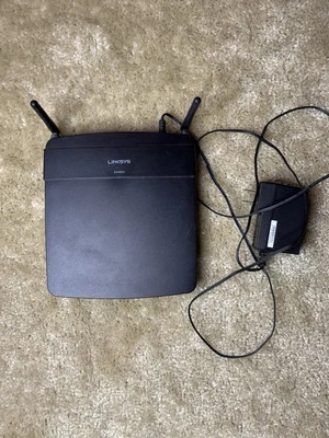 LINKSYS - EA5800 AC1000 Dual-Band Gigabit WiFi Router - Image 1 of 2