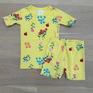 Conjunto de pijama corto floral amarillo Hanna Andersson talla 5 algodón orgánico niñas - Imagen 1 de 8