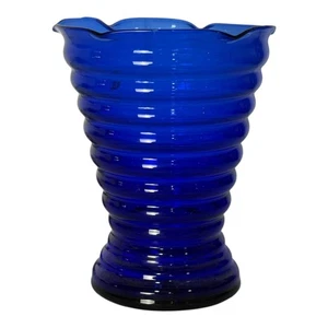 Piccolo vaso in vetro soffiato a mano blu cobalto con volant a coste - Foto 1 di 2
