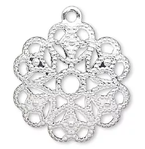 Dije, 10 latón plateado 15x15 mm filigrana flores gota con bucle - Imagen 1 de 2