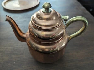 Tetera con mango de latón de 8 pulgadas de alto vintage Corea - Imagen 1 de 6