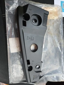 Land Rover Discovery 2 Left Headlight Cover - Picture 1 of 3