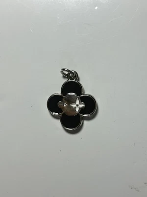 LOUIS VUITTON Colgante Latón y Oro Dije / Cremallera Tirar Motivo Flor Doble Cara LV Foto 1 de 2