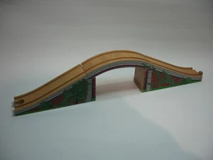 HOLZ 3-TEILIGE BRÜCKE für Holzeisenbahn Schienen Set (passt Brio Thomas) FY06 - Bild 1 von 4