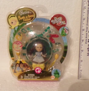 LOOK 2008 MATTEL # 81 BEEK-A-BOO BARBIE MINI. DOROTHY SERIE MAGO DI OZ NUOVO CON SCATOLA - Foto 1 di 2