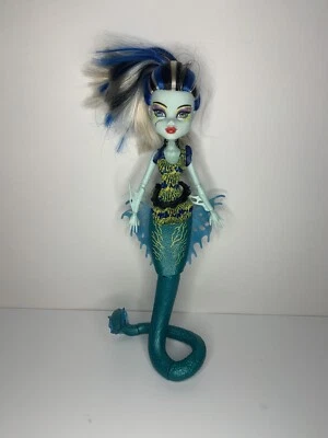 Muñeca Monster High Great Scarrier Reef Brillante Ghoulfish Frankie Stein Foto 1 de 2
