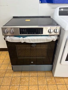 30 Inch Whirpool Slide-In Electric Range w/ 4 Radiant Elements, 4.8 cu. ft. ADA - Picture 1 of 2