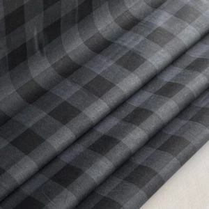 Tela escocesa de búfalo gris y negro 100 % algodón 44" de ancho - Se vende por yarda - Imagen 1 de 4