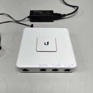Ubiquiti Networks UniFi Security Gateway - (USG) - Picture 1 of 3