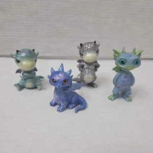 Juego de 4 caprichosas figuras de resina Wyrmling Baby Dragons Sulking - Imagen 1 de 8
