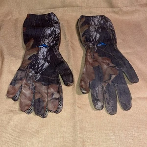 Seal Skinz Medium Gloves. Two pair camouflage gloves. Hardly used. - Picture 1 of 7