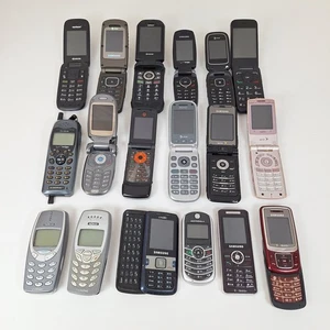 Lote de 18 teléfonos abatibles, de barra y deslizables vintage (piezas/reparación) - Imagen 1 de 10