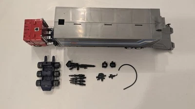 Vintage G1 Transformers Optimus Prime 100% Complete - Image 1 of 4