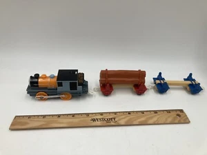 THOMAS & FRIENDS TRACKMASTER RAILWAY DASH & LOG CARS - Picture 1 of 12