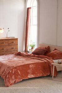 New Urban Outfitters Skye Crushed Velvet Duvet Cover Twin XL MSRP: $129