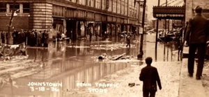 Tarjeta postal c1936 RPPC daños por inundación Penn Traffic Store autos antiguos Johnstown PA DE COLECCIÓN - Imagen 1 de 5