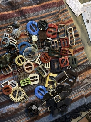 Gran lote de hebillas y toboganes vintage/antiguos Foto 1 de 4