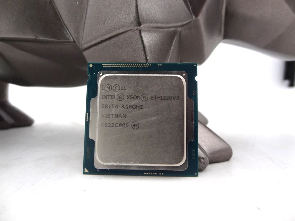 Procesador Intel SR154 Xeon E3-1220 v3 8M caché, 3,10 GHz Foto 1 de 1