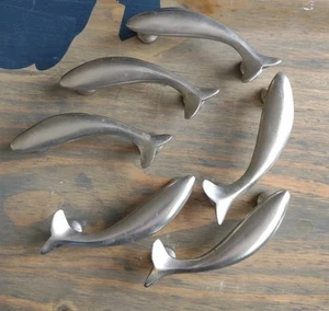 DELFIN FISCH SCHUBLADENGRIFFE SATIN NICKEL 6 STÜCK MIT SCHRAUBEN 3,6" - Bild 1 von 9