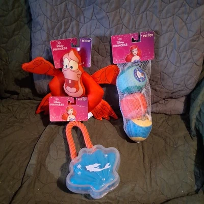Nuevo Disney Princesa Sirenita Lote de 3 Juguetes para Perros Foto 1 de 4