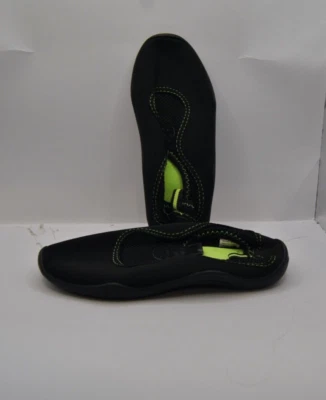 Zapatos de agua para niños talla 11 color negro y verde Foto 1 de 4