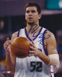Signed  8x10 BRAD MILLER Sacramento Kings Autographed Photo  w/ COA