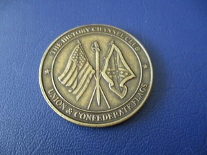 History Channel Club Challenge Coin, Bronze Tone 1 1/2" Flags* - Imagen 1 de 2