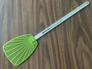 Vintage AVOCADO Green HOLIDAY INN HOTEL FLYSWATTER Your Host From Coast to Coast - Picture 1 of 5