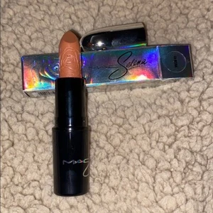 NUEVO CON ETIQUETAS MAC Cosmetics Selena lápiz labial crema amplificada La Reina edición limitada RARO - Imagen 1 de 7