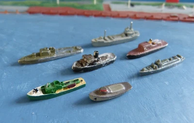Konvolut 7x  1 : 1250 Metall und Kunststoff Modelle - Boote , Schlepper etc. - Bild 1 von 4