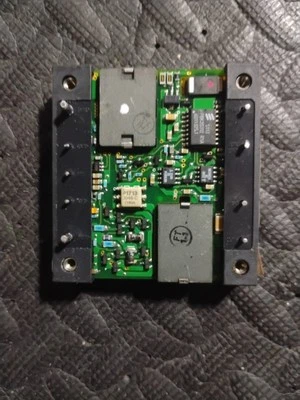 Преобразователь мощности постоянного тока Ericsson pkj 4110b 75 В постоянного тока - 4,6 А вход 3,3 В постоянного тока - 40 А выход - Изображение 1 из 3