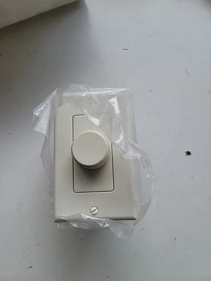 Altavoz de pared Legrand On-Q control de volumen nuevo 364769-03 Foto 1 de 4