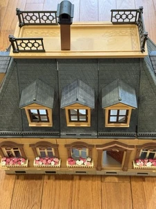 Playmobil Victorian Mansion House Set 5305 Discontinued 80% Complete - Picture 1 of 13