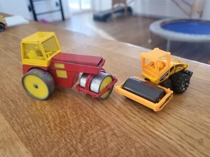 2 Spielzeugautos: 2x Dampfwalze (1 SIKU Zettelmeyer Dreiradwalze + 1 Plastik) - Bild 1 von 5