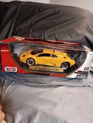 LAMBORGHINI DIABLO GT YELLOW 1/18 DIECAST MODEL CAR MOTOR MAX NEW Damaged Box  - Image 1 of 4